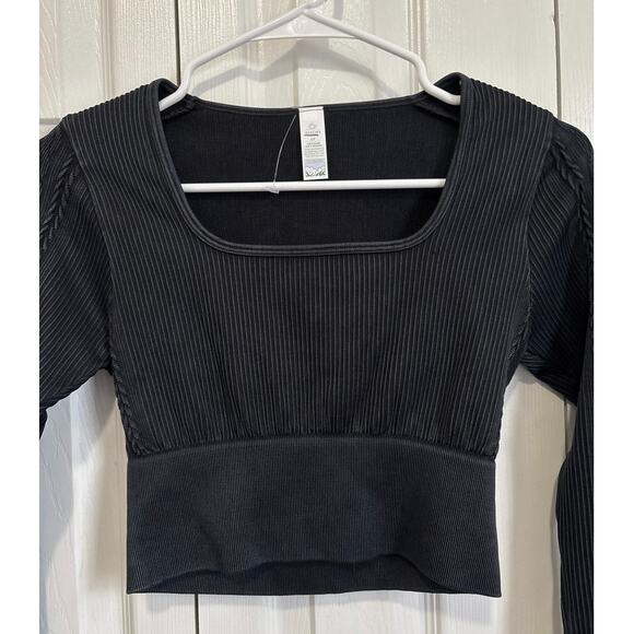Offline by Aerie NWOT Black Cable Seamless Long Sleeve Cropped Top Small - Picture 4 of 8